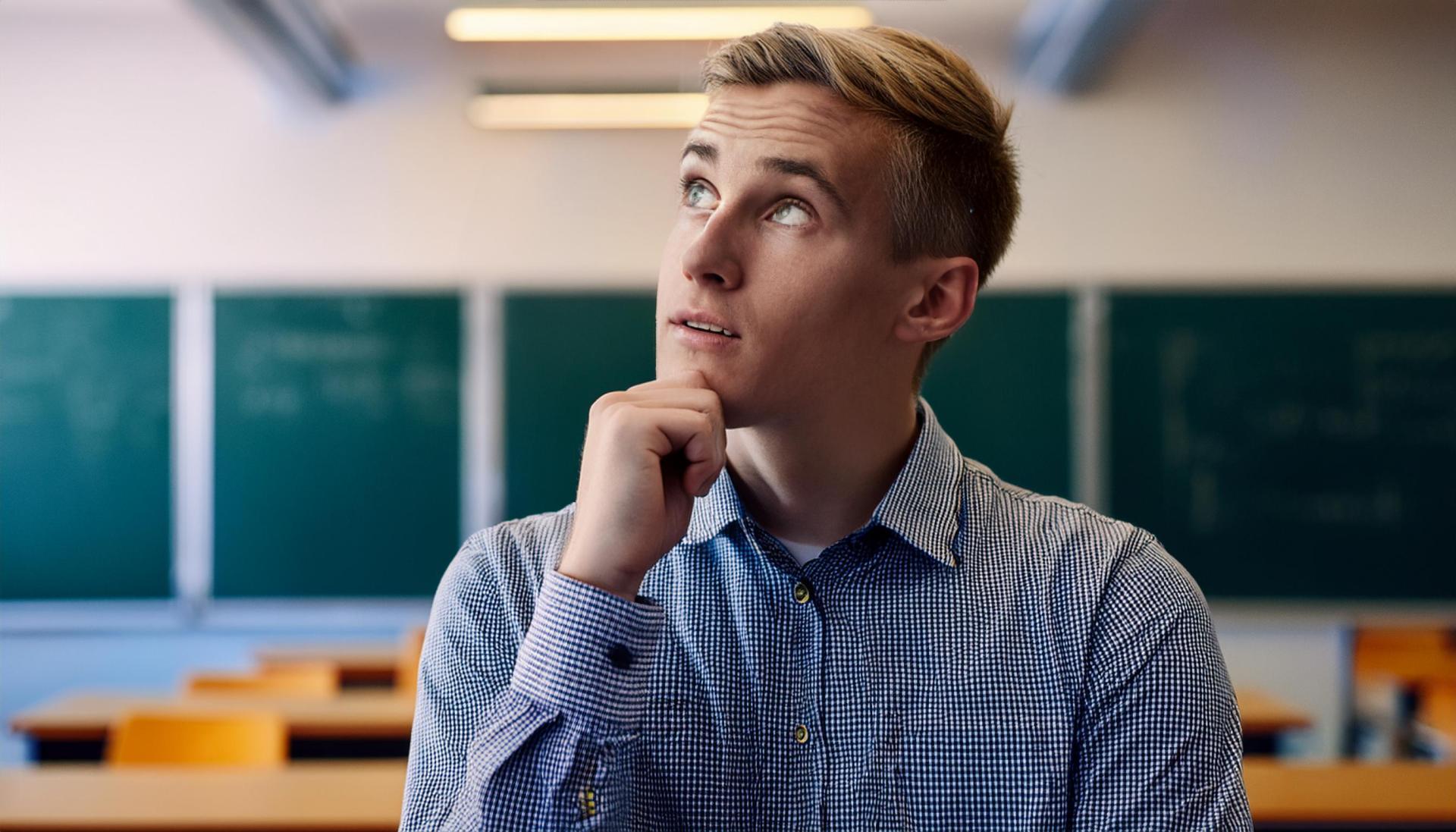 personne qui s'interroge