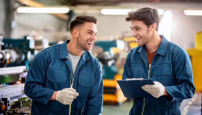 Étudiants qui rigolent